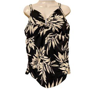 Trimshaper Swim Top Size 18W Slight Ruched Backside Floral Beach Vacation Padded